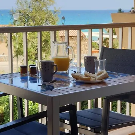 Standing Classé Meublé De Tourisme Avec Terrasse Vue  Les Pieds Dans L'eau  à Algajola (Corsica)